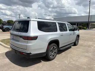 Jeep Wagoneer L 2024 4x2 Serie II SUV de 4 puertas