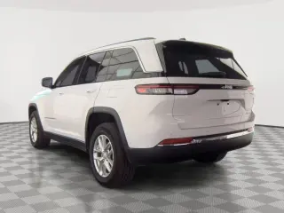 Jeep Grand Cherokee 2024 4x2 Laredo X 4dr SUV