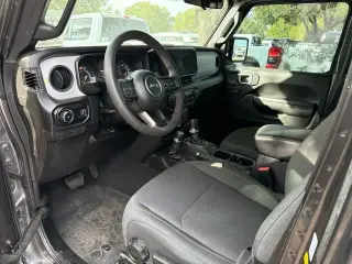 Jeep Wrangler 2024 4x4 Sport 4dr SUV
