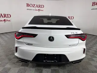 Acura TLX 2022 SH-AWD 4 puertas Sedán con paquete A-SPEC