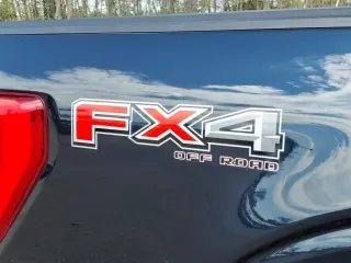Ford F-150 2022 4x4 Platinum 4dr SuperCrew 5.5 ft. SB
