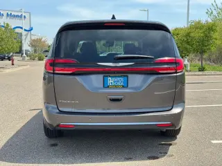Chrysler Pacifica 2023 Touring L 4dr Mini-Van