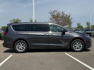 Chrysler Pacifica 2023 Touring L 4dr Mini-Van