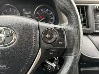Toyota RAV4 2017 AWD LE 4dr SUV