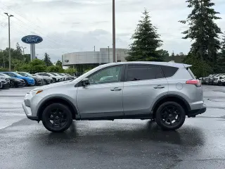 Toyota RAV4 2017 AWD LE 4dr SUV