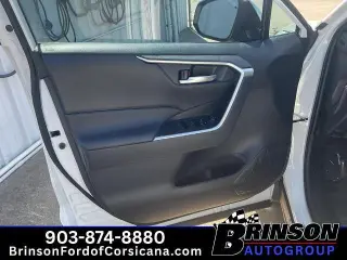 Toyota RAV4 2024 XLE Premium 4dr SUV