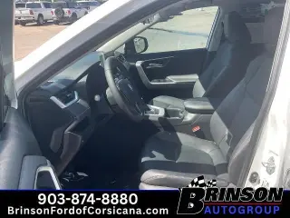 Toyota RAV4 2024 XLE Premium 4dr SUV