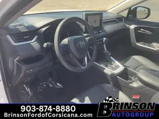 Toyota RAV4 2024 XLE Premium 4dr SUV