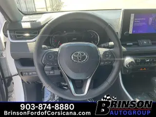 Toyota RAV4 2024 XLE Premium 4dr SUV