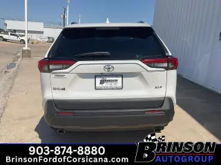 Toyota RAV4 2024 XLE Premium 4dr SUV