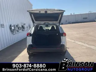 Toyota RAV4 2024 XLE Premium 4dr SUV