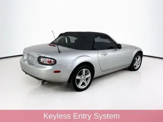 Mazda MX-5 Miata 2007 Sport 2dr Convertible (2L I4 6A)