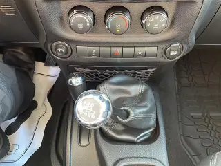 Jeep Wrangler 2015 4x4 Rubicon SUV 2p
