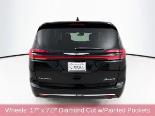 Chrysler Pacifica Plug-In Hybrid 2024 Road Tripper 4dr Mini-Van