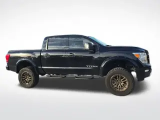 Nissan Titan 2023 4x4 SV 4dr Crew Cab 5.6 ft. SB