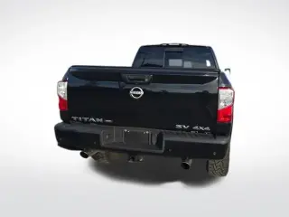 Nissan Titan 2023 4x4 SV 4dr Crew Cab 5.6 ft. SB