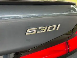 Sedán BMW 5 Series 2023 530i 4 puertas
