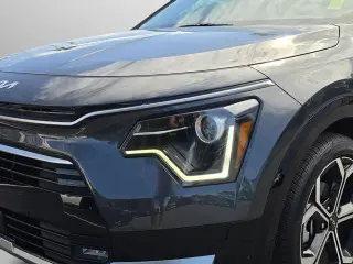 Kia Niro 2023 EX Touring 4p Crossover