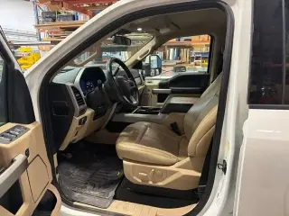 Ford F-250 Super Duty 2020 4x4 Lariat 4dr Crew Cab 6.8 ft. SB Pickup