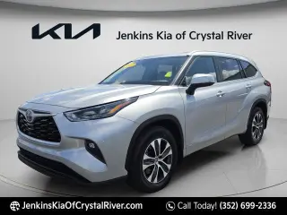 Toyota Highlander Hybrid 2023 4WD XLE 4 puertas SUV