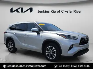 Toyota Highlander Hybrid 2023 4WD XLE 4 puertas SUV