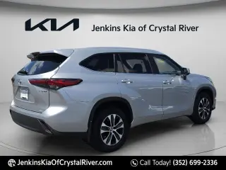 Toyota Highlander Hybrid 2023 4WD XLE 4 puertas SUV