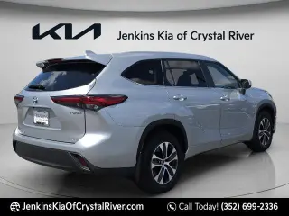 Toyota Highlander Hybrid 2023 4WD XLE 4 puertas SUV