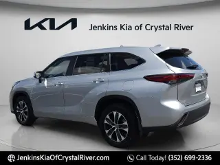 Toyota Highlander Hybrid 2023 4WD XLE 4 puertas SUV