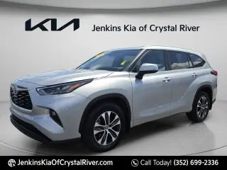Toyota Highlander Hybrid 2023 4WD XLE 4 puertas SUV