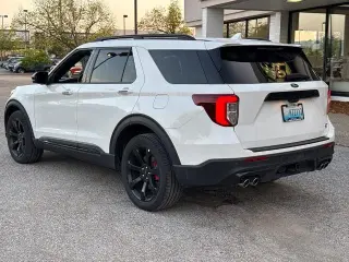 Ford Explorer 2023 AWD ST 4p SUV