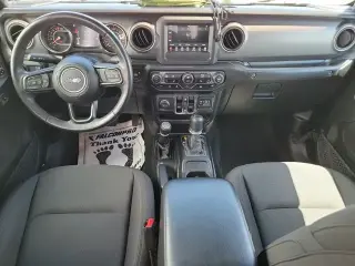 Jeep Gladiator 2023 4x4 Sport 4 puertas Cabina completa 5.0 ft. SB