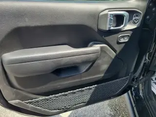 Jeep Gladiator 2023 4x4 Sport 4 puertas Cabina completa 5.0 ft. SB