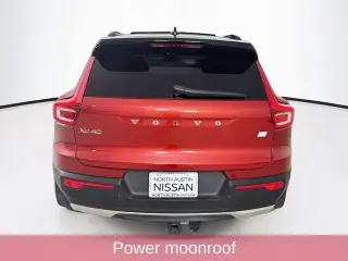 Volvo XC40 Recharge 2021 eAWD Puro Eléctrico P8 4p SUV