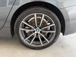 Sedán BMW 3 Series 2021 330i 4 puertas