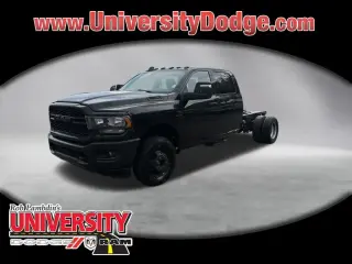 Ram 3500 2024 4x2 Tradesman cabina Crew, 4 puertas, WC de 172.4 in. Chasis DRW