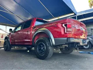 Ford F-150 2017 4x4 Raptor 4dr SuperCrew 5.5 ft. SB
