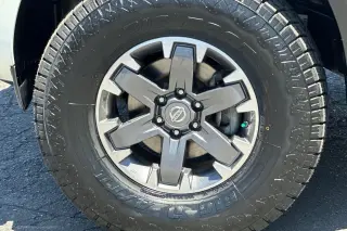 Nissan Frontier 2018 4x4 PRO-4X 4dr Crew Cab 5 ft. SB 6M