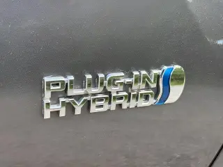 Toyota Prius Prime 2020 LE 4p Hatchback