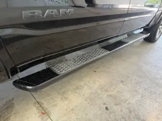 Ram 1500 2020 4x4 Laramie 4dr Crew Cab 5.6 ft. SB Camioneta