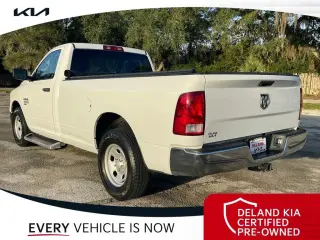 Ram 1500 Clásico 2023 4x2 Tradesman 2p Cubierta Regular 8 ft. LB Pickup