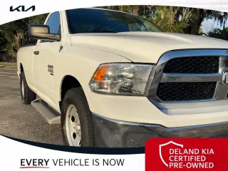 Ram 1500 Clásico 2023 4x2 Tradesman 2p Cubierta Regular 8 ft. LB Pickup