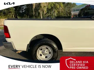 Ram 1500 Clásico 2023 4x2 Tradesman 2p Cubierta Regular 8 ft. LB Pickup