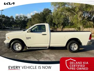 Ram 1500 Clásico 2023 4x2 Tradesman 2p Cubierta Regular 8 ft. LB Pickup