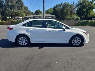 Toyota Corolla 2022 LE Sedan 4p.