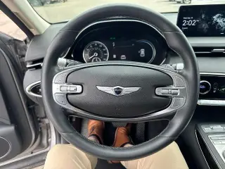 Genesis GV70 2025 AWD 2.5T Standard 4p SUV