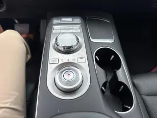 Genesis GV70 2025 AWD 2.5T Standard 4p SUV