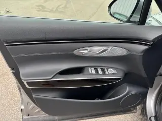 Genesis GV70 2025 AWD 2.5T Standard 4p SUV