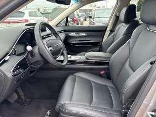 Genesis GV70 2025 AWD 2.5T Standard 4p SUV