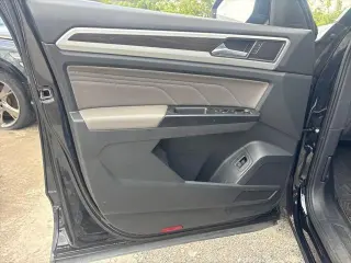 Volkswagen Atlas 2021 SE 4p SUV (versión de mitad de año)