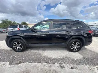 Volkswagen Atlas 2021 SE 4p SUV (versión de mitad de año)